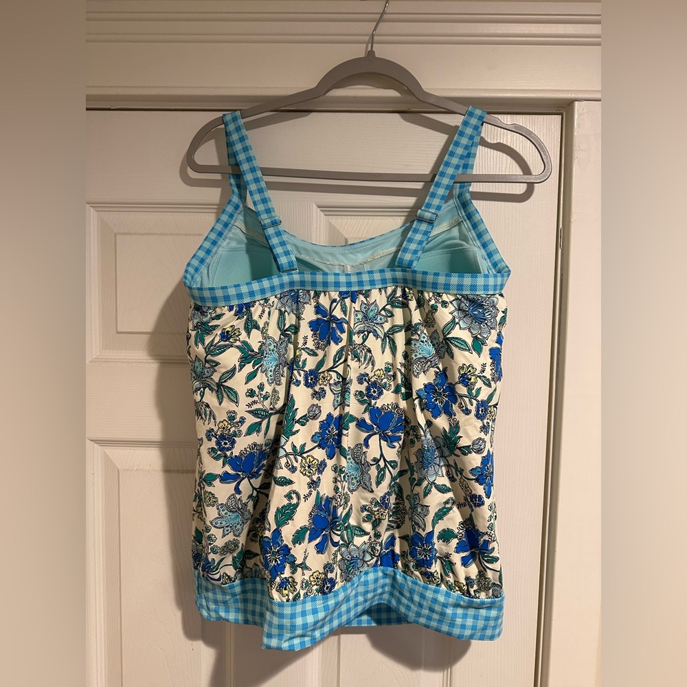 Lands’ End Blouson Tankini Swimsuit Top - Picture 8 of 8